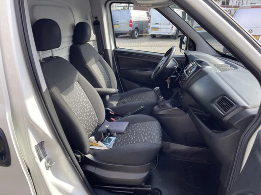 Opel Combo - Afbeelding 15 van 25