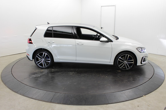 Volkswagen Golf - Afbeelding 8 van 30