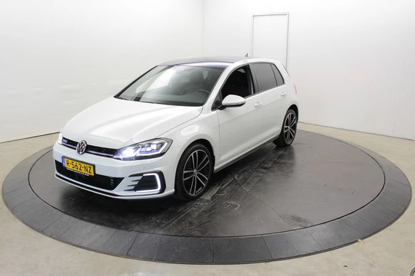 Volkswagen Golf - Afbeelding 1 van 30