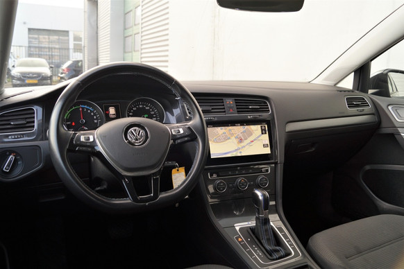 Volkswagen e-Golf - Afbeelding 8 van 23