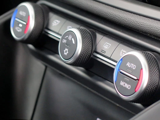 Alfa Romeo Giulia - Afbeelding 9 van 30