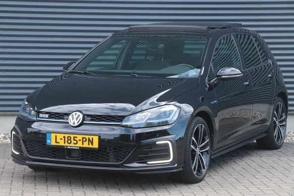 Volkswagen Golf - Afbeelding 1 van 18