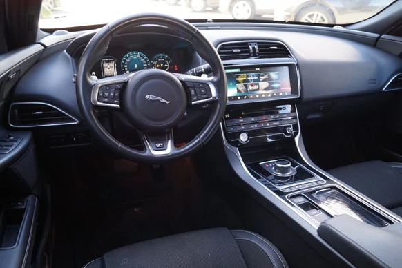 Jaguar XE - Afbeelding 8 van 16