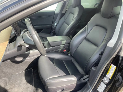 Tesla Model 3 - Afbeelding 7 van 13
