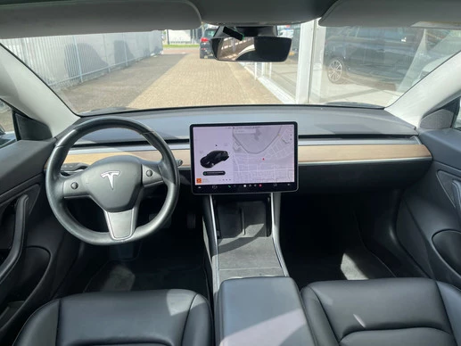 Tesla Model 3 - Afbeelding 8 van 13