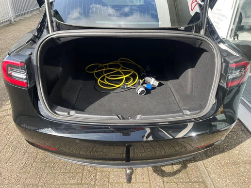 Tesla Model 3 - Afbeelding 11 van 13