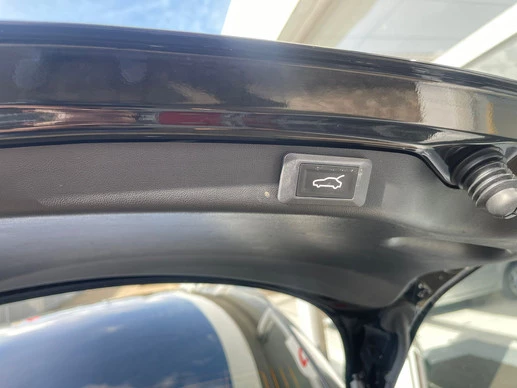 Tesla Model 3 - Afbeelding 12 van 13