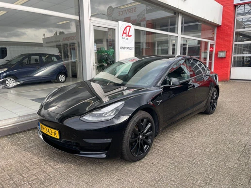 Tesla Model 3 - Afbeelding 1 van 13