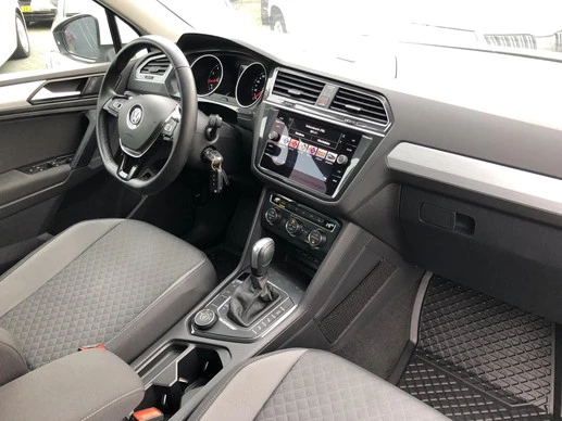 Volkswagen Tiguan - Afbeelding 10 van 29