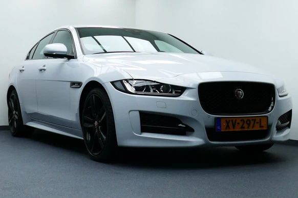 Jaguar XE - Afbeelding 2 van 30