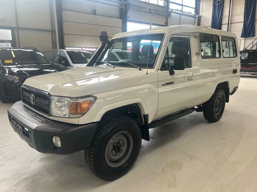 Toyota Land Cruiser - Afbeelding 2 van 15