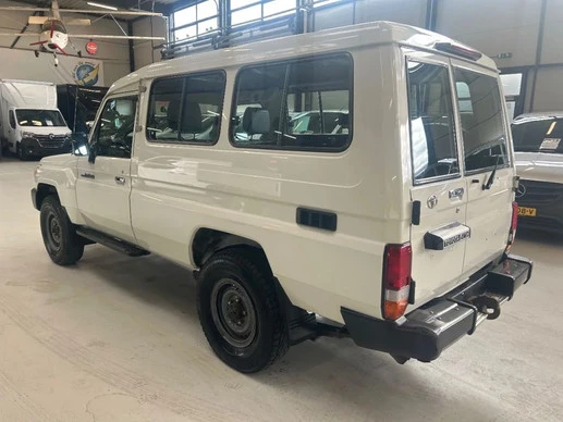 Toyota Land Cruiser - Afbeelding 6 van 15