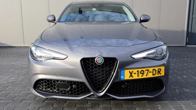 Alfa Romeo Giulia - Afbeelding 2 van 30