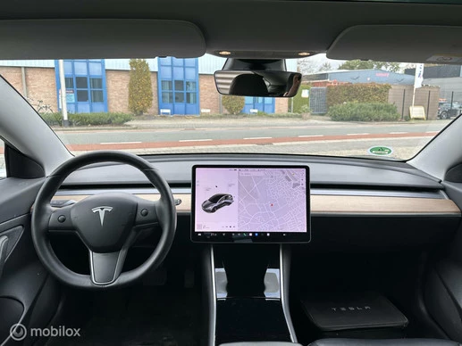 Tesla Model 3 - Afbeelding 11 van 22